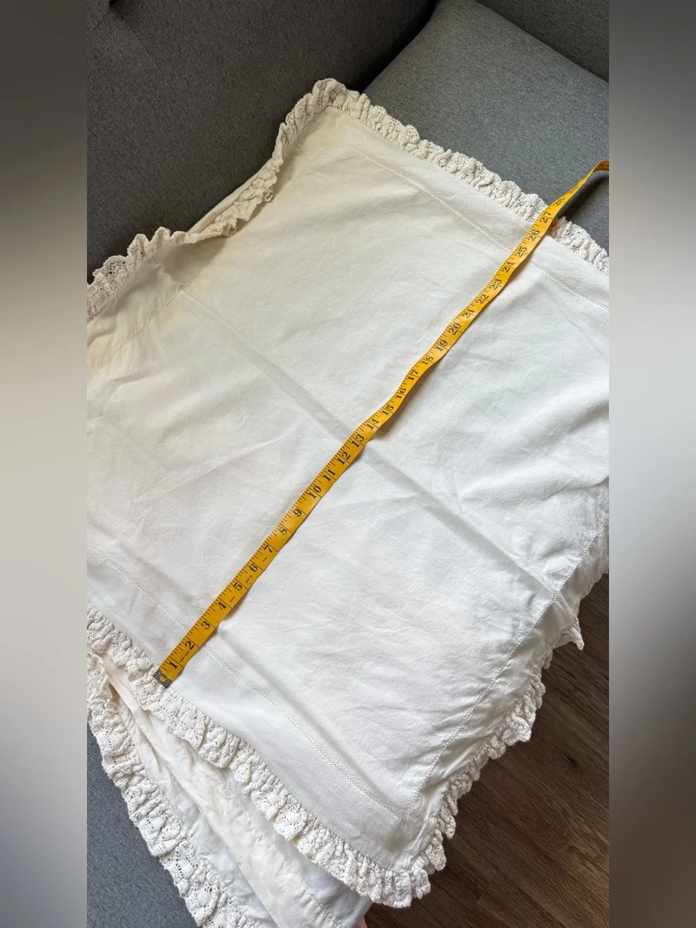 Ralph Lauren Home Euro Pillow Shams Pair Ivory Linen Cotton Crochet Ruffle 26x26